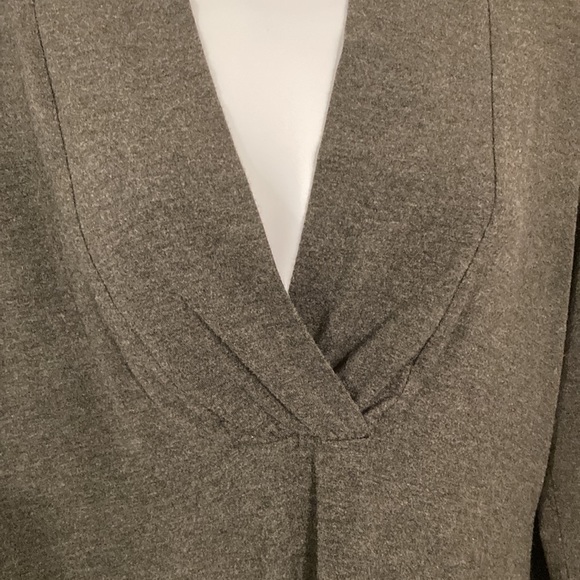 Banana Republic Long Sleeve Blouse - size Medium - Picture 3 of 4